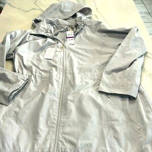 NWT Women’s packable jacket